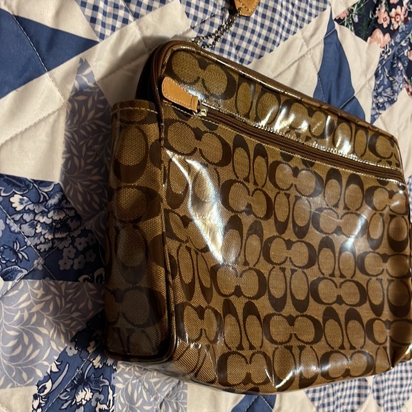 COACH Brown/Tan POUCH WITH ZIPPER CLOSURE SIGNATURE CC - Picture 4 of 11